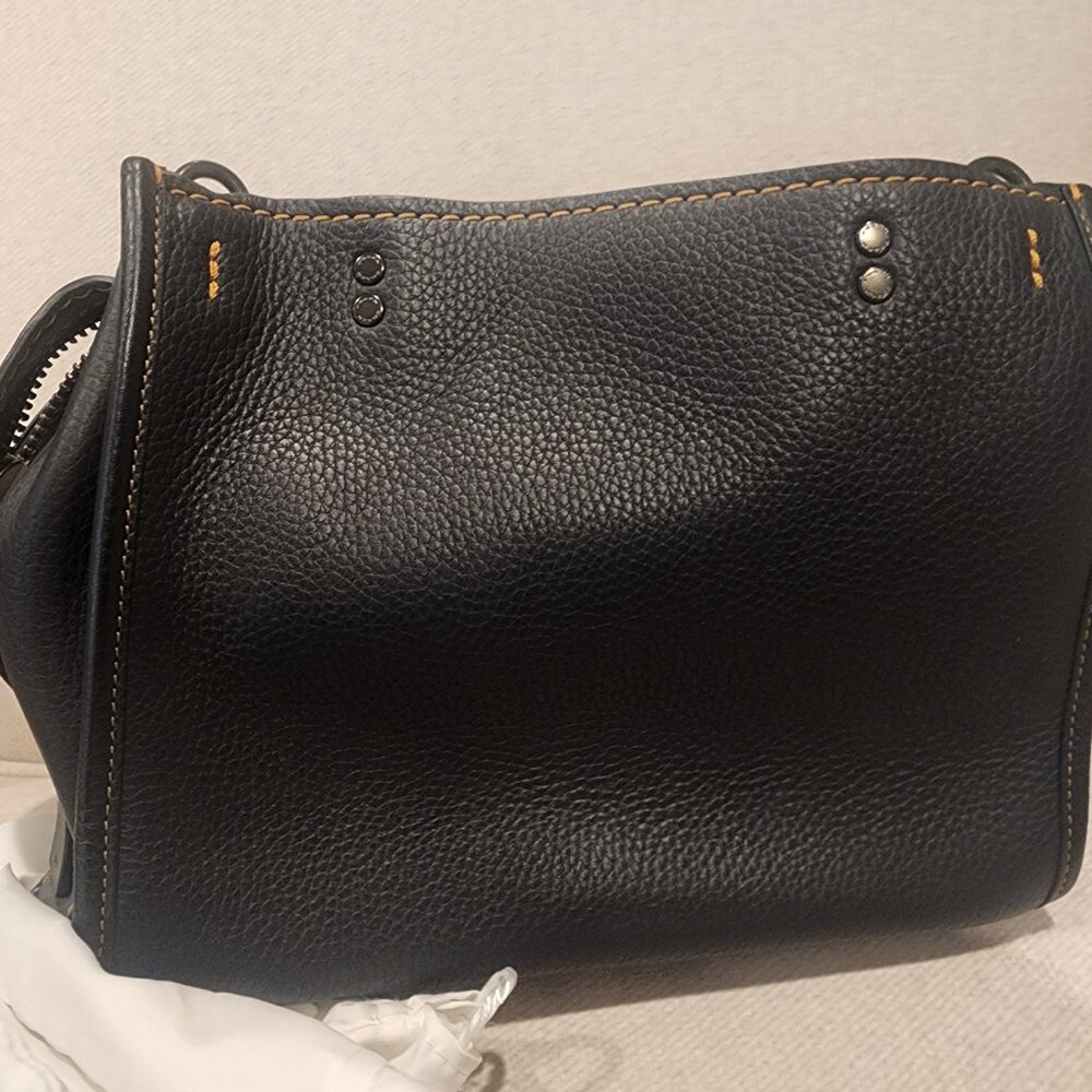 Coach - Picture 7 of 9